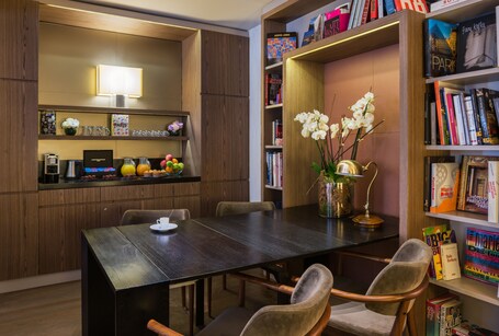 Hotel Le Tourville by Inwood Hotels - Image 16