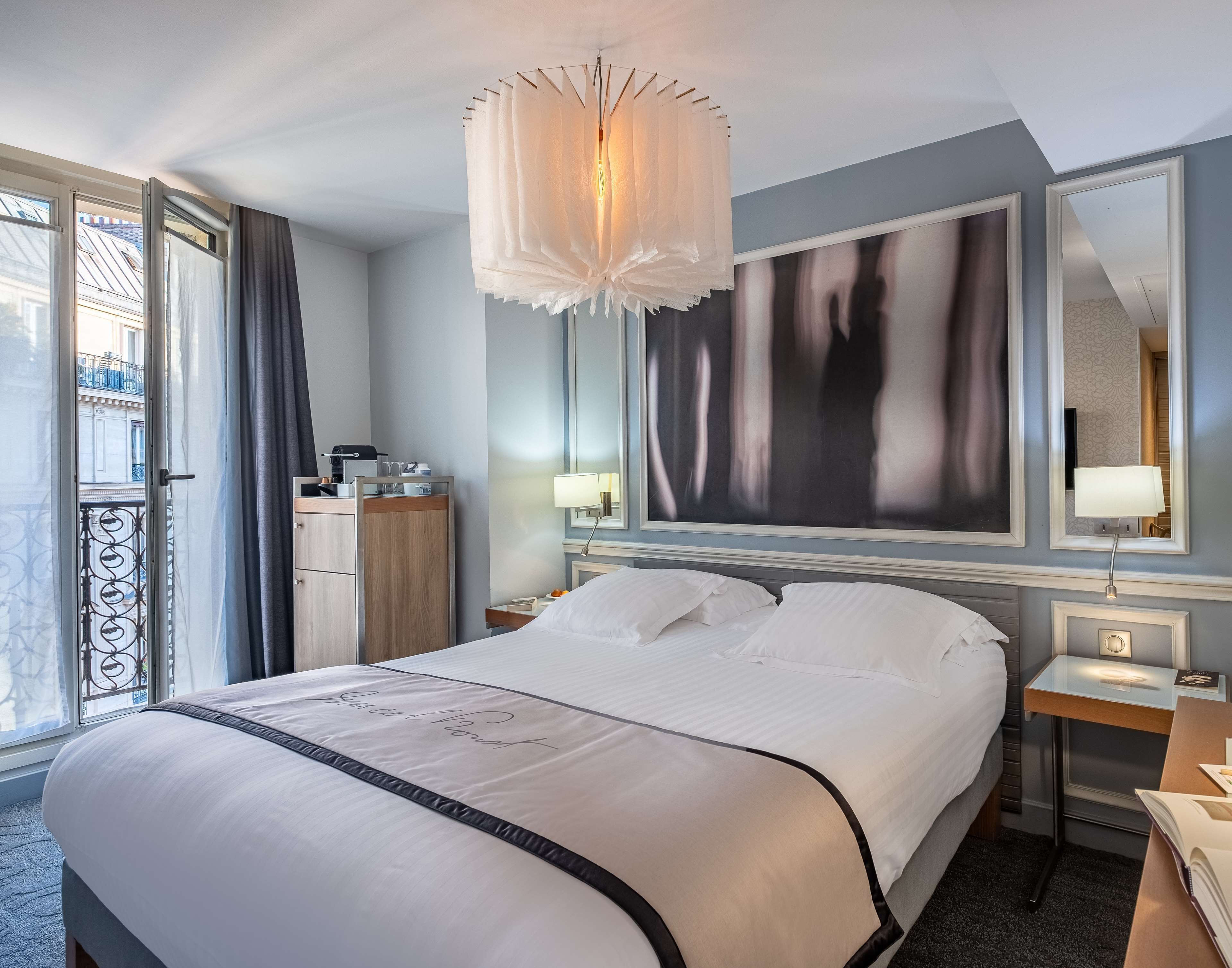 minibar, in-room safe, blackout curtains, soundproofing