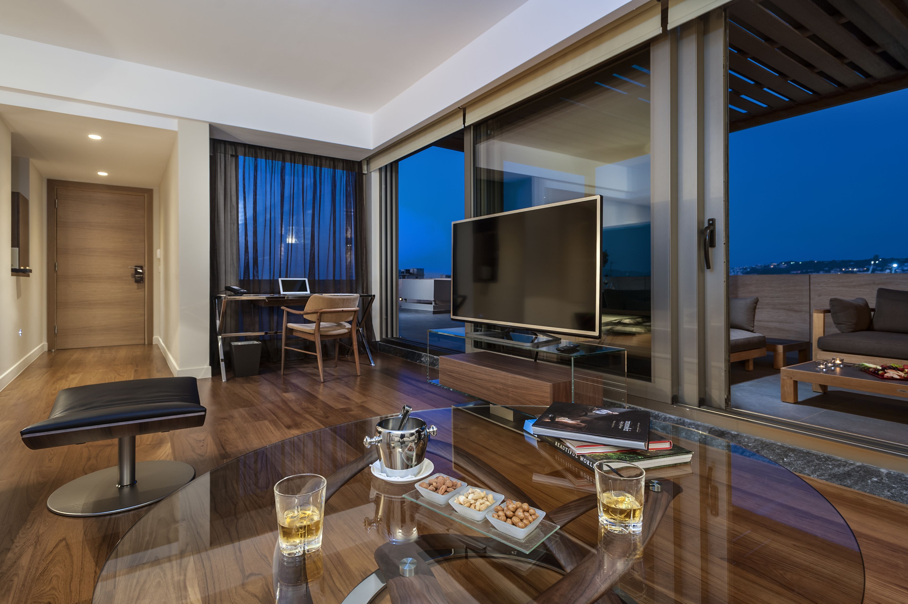 Penthouse (Suite) | Khu phòng khách | TV màn hình phẳng 