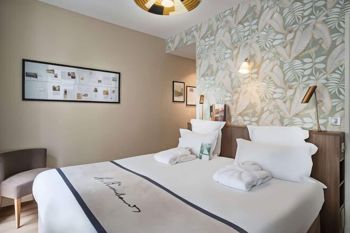 Premium bedding, in-room safe, desk, soundproofing