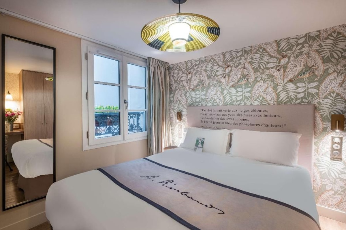 Premium bedding, in-room safe, desk, soundproofing