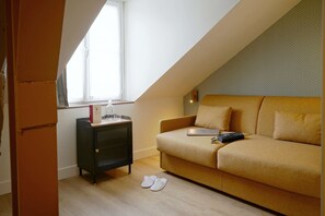 Junior Suite, 1 Queen Bed, Non Smoking (with Sofabed) | Premium bedding, in-room safe, desk, soundproofing