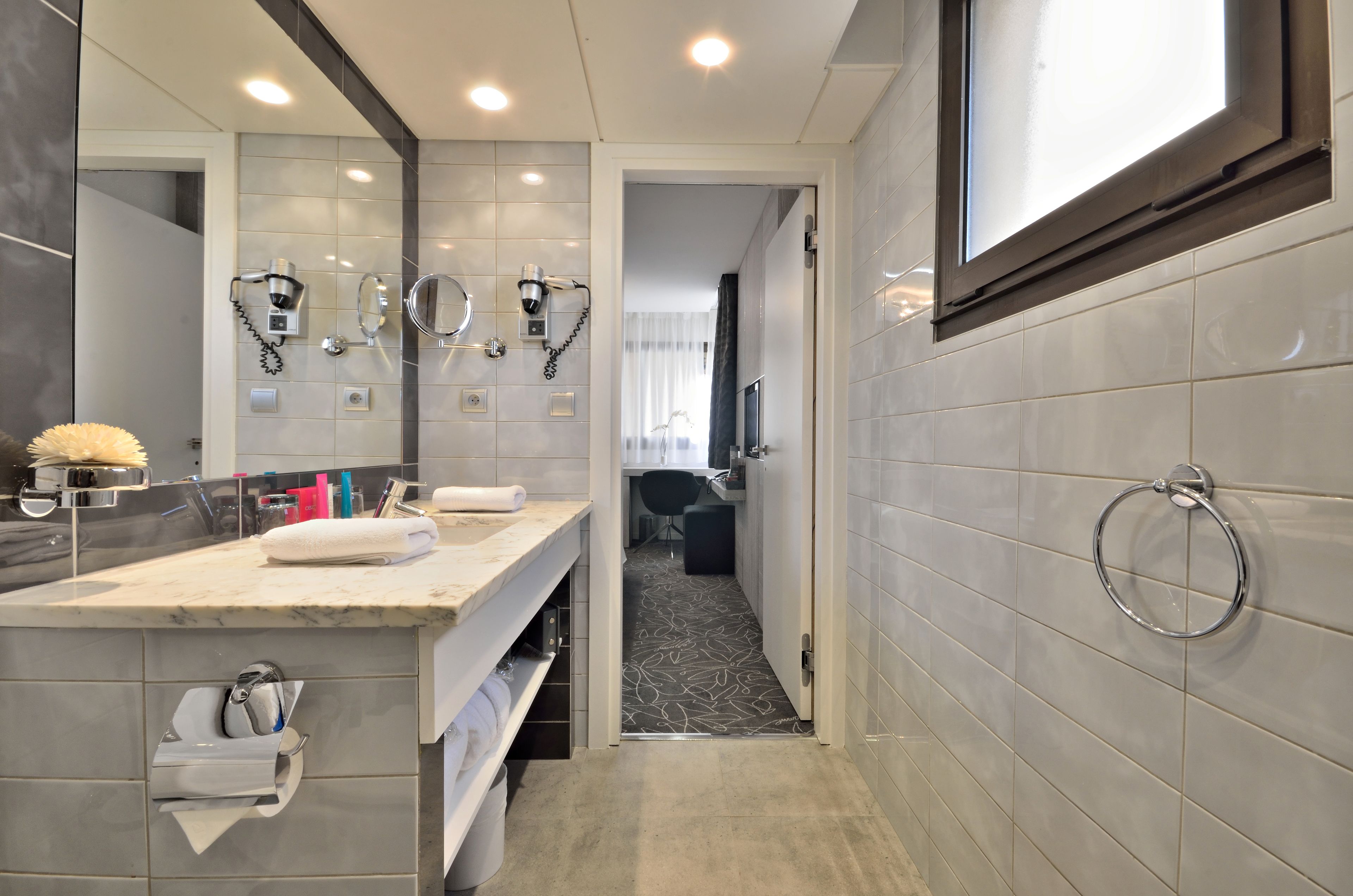 superior room | bathroom | free toiletries, hair dryer, slippers, towels