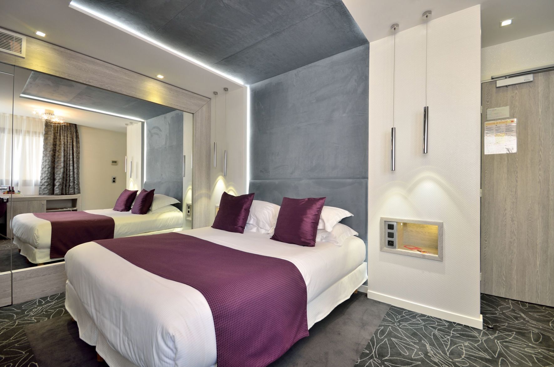 Minibar, in-room safe, individually decorated, individually furnished