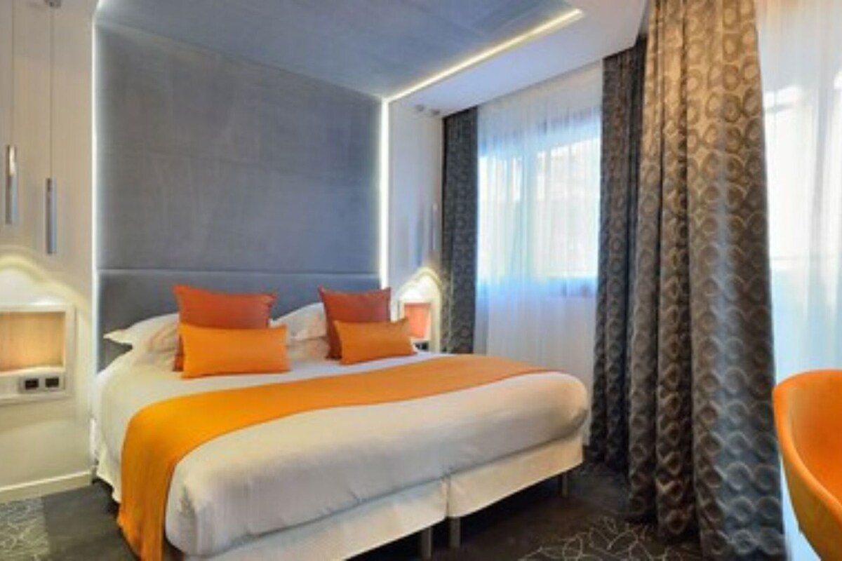 Minibar, in-room safe, desk, soundproofing
