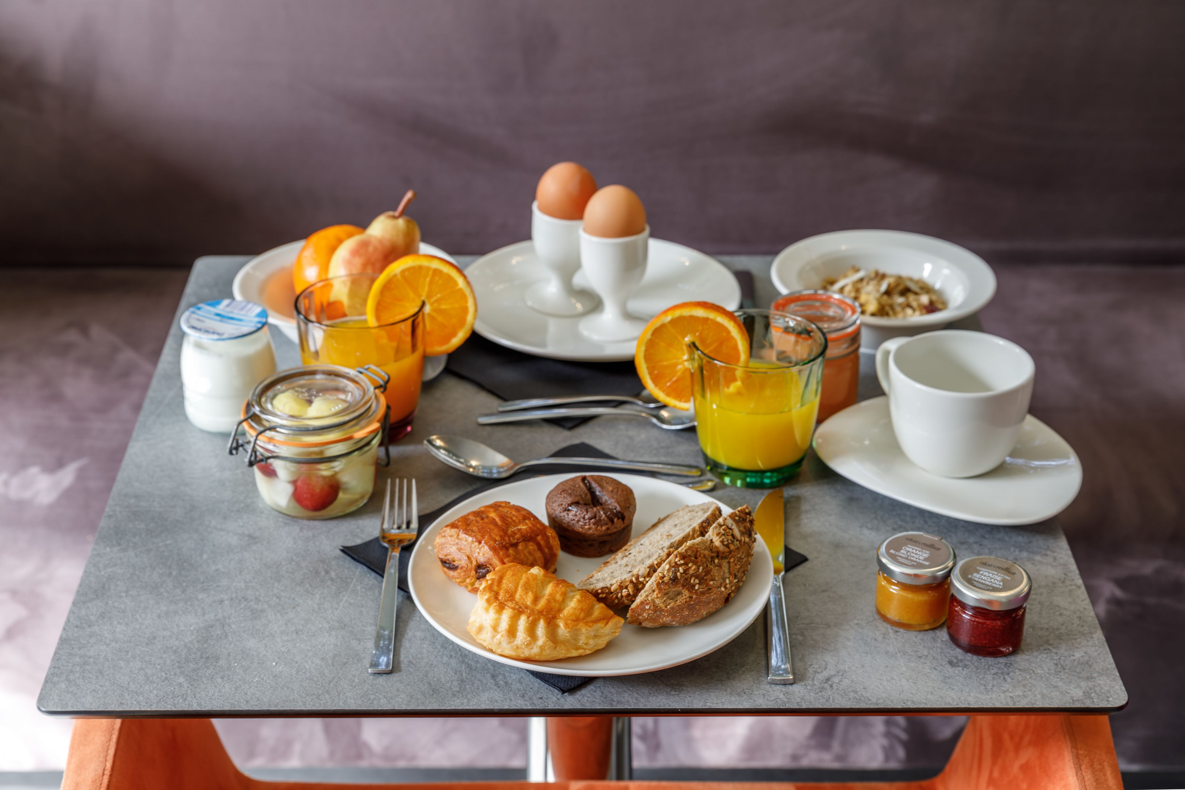 daily buffet breakfast (eur 20 per person)