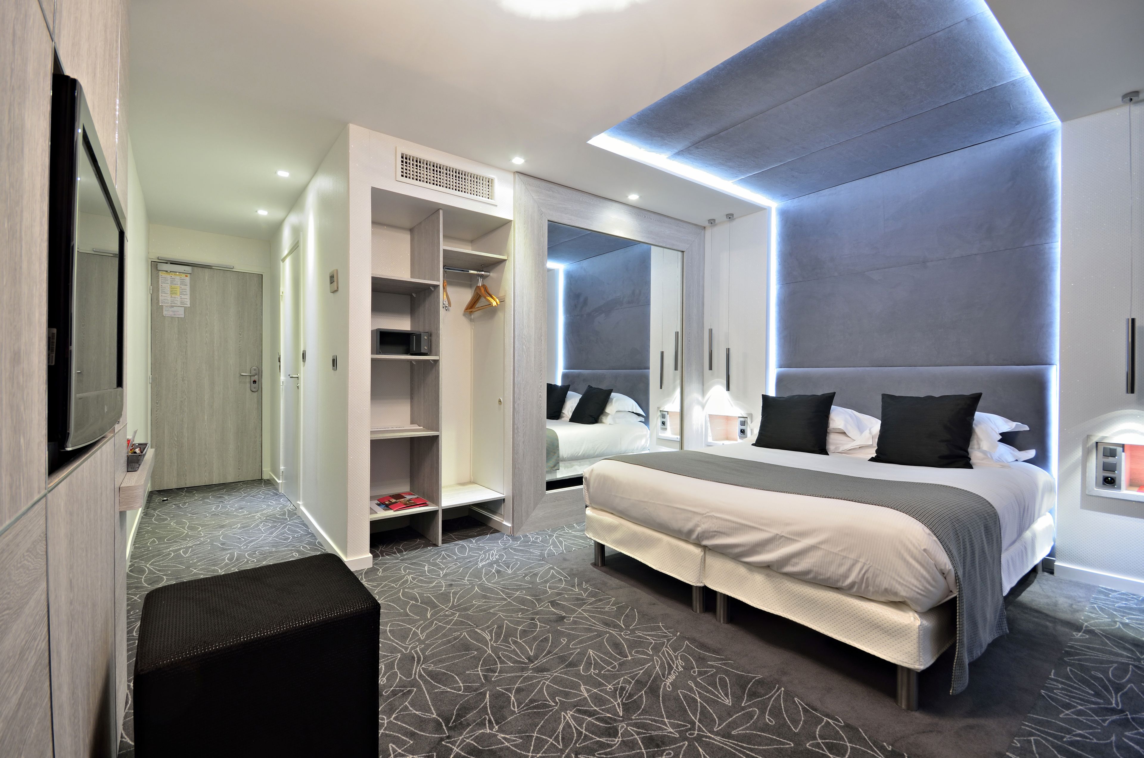 superior room | 1 bedroom, minibar, in-room safe, individually decorated