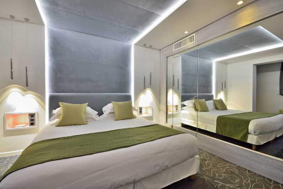 Minibar, in-room safe, desk, soundproofing