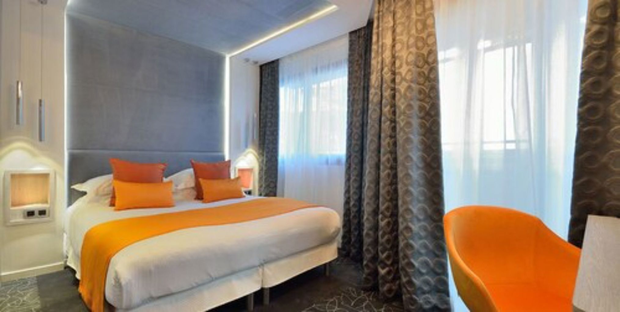 Minibar, in-room safe, individually decorated, individually furnished