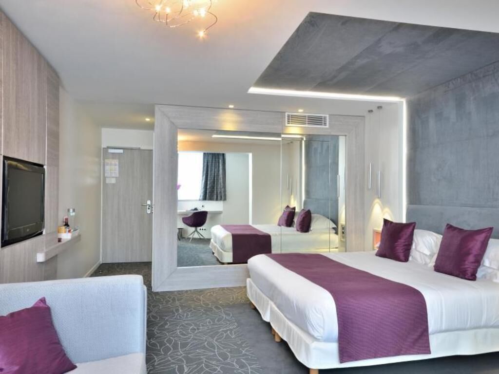 Minibar, in-room safe, individually decorated, individually furnished