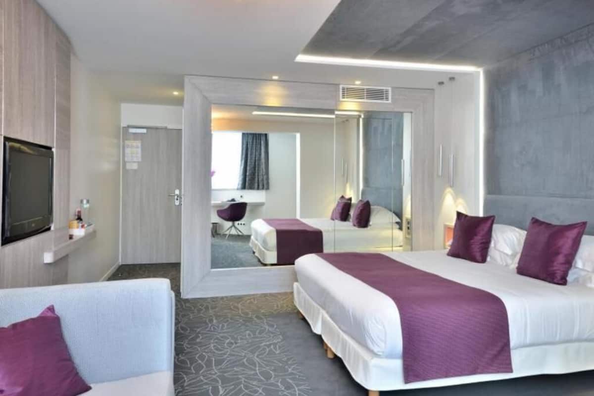 Minibar, coffres-forts dans les chambres, décoration personnalisée