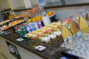 Buffet breakfast for a fee on weekdays - Hotel Zentral Gijón Rey Pelayo (Gijon)