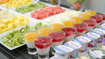 Buffet breakfast on weekdays (EUR 15 per person)
