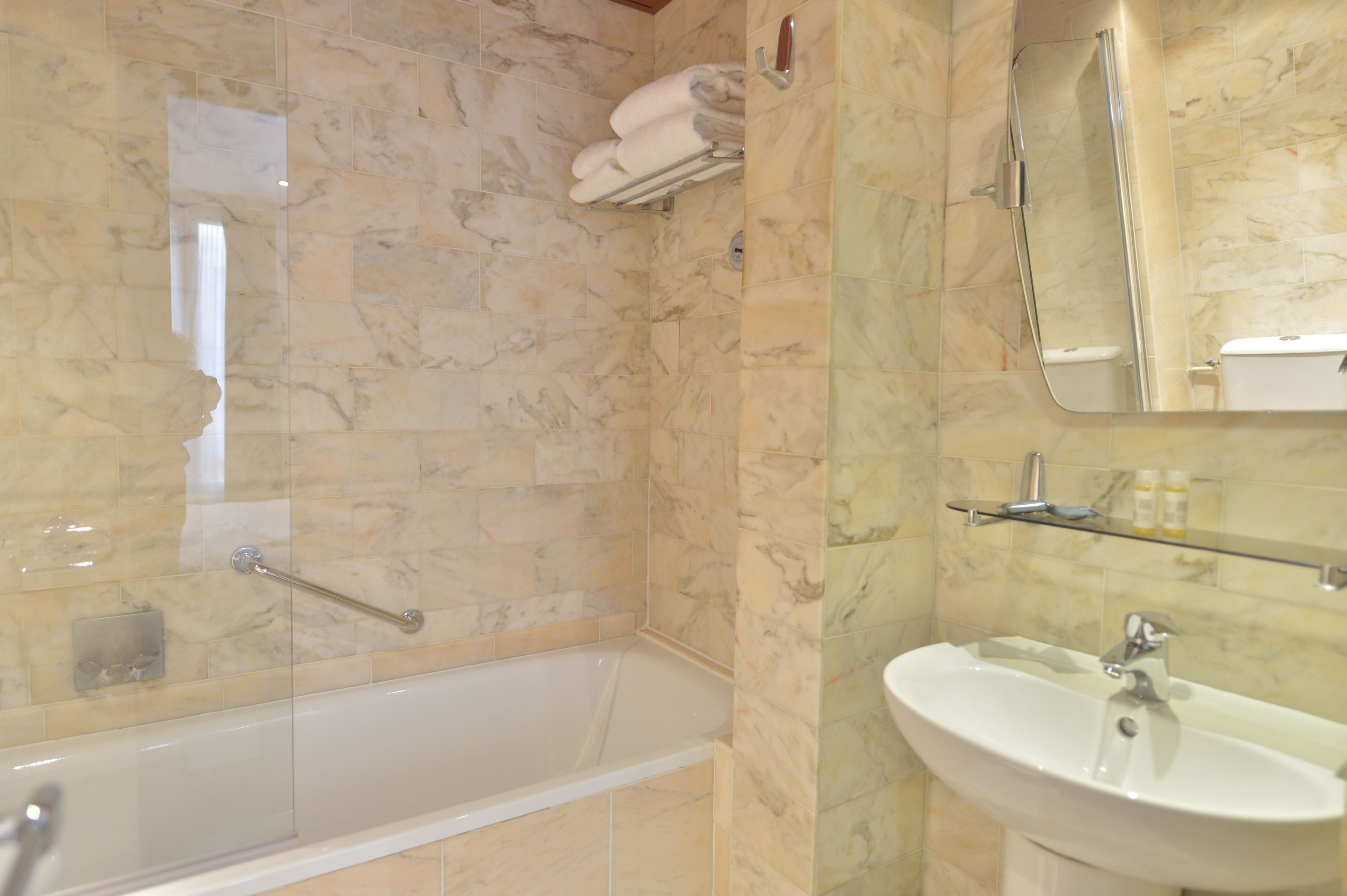 Photo - Hotel Suites Unic Renoir Saint-Germain
