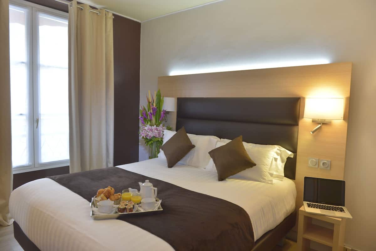 ห้องดับเบิล (Extra bed) | 3 ห้องนอน, มินิบาร์, ตู้นิรภัยในห้องพัก, ห้องเก็บเสียง