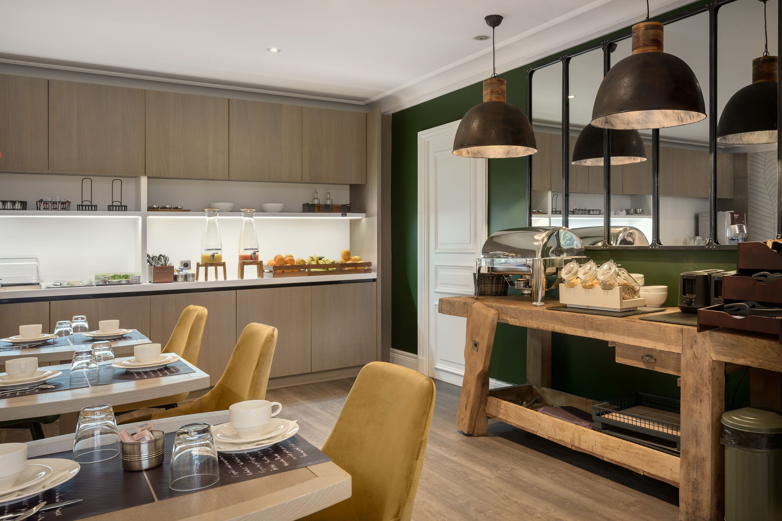 daily buffet breakfast (eur 17 per person)