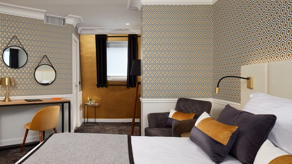 Junior Suite (Triple) | Premium bedding, pillowtop beds, in-room safe, desk