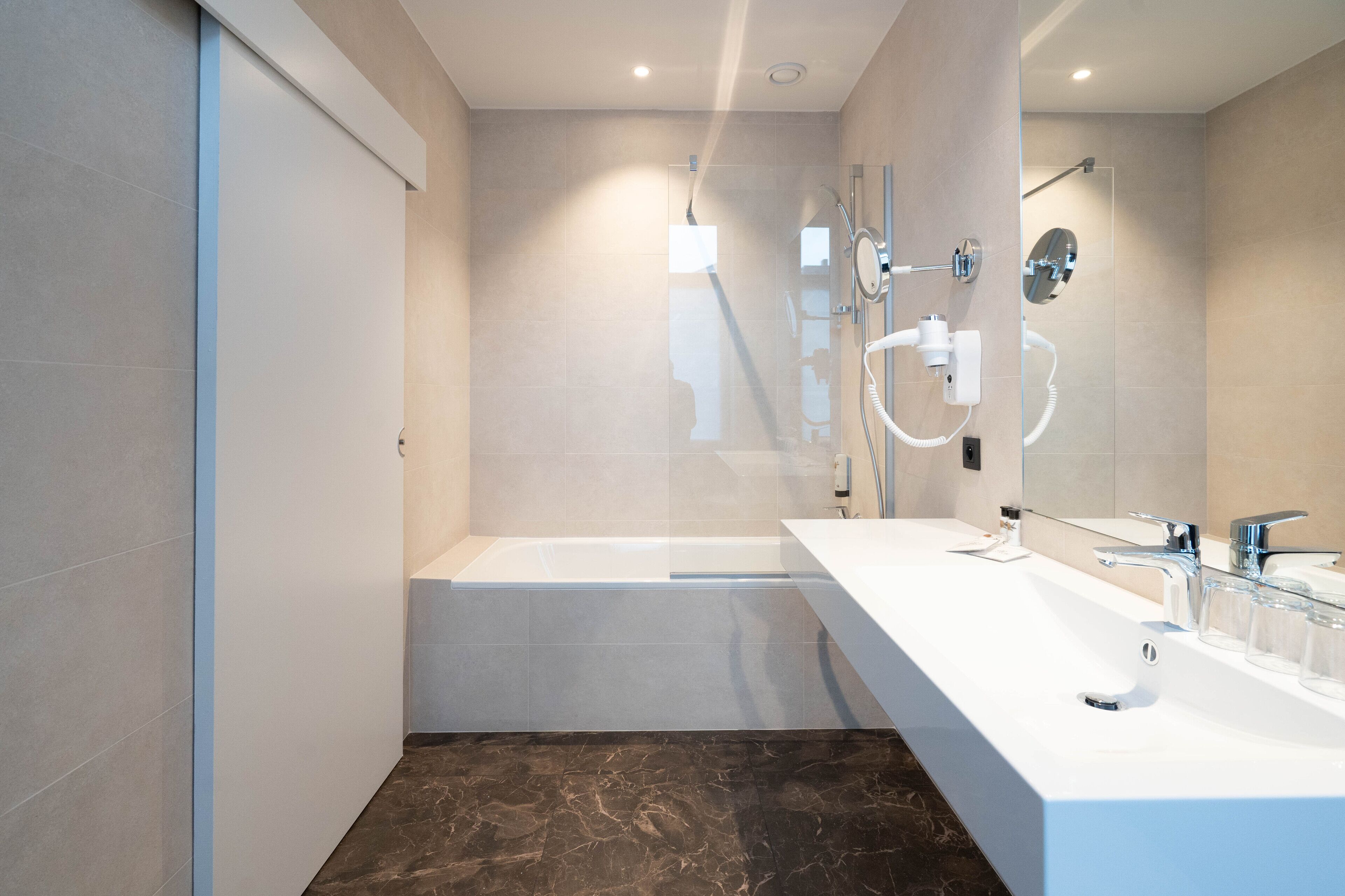 quadruple room | bathroom | free toiletries, hair dryer, towels