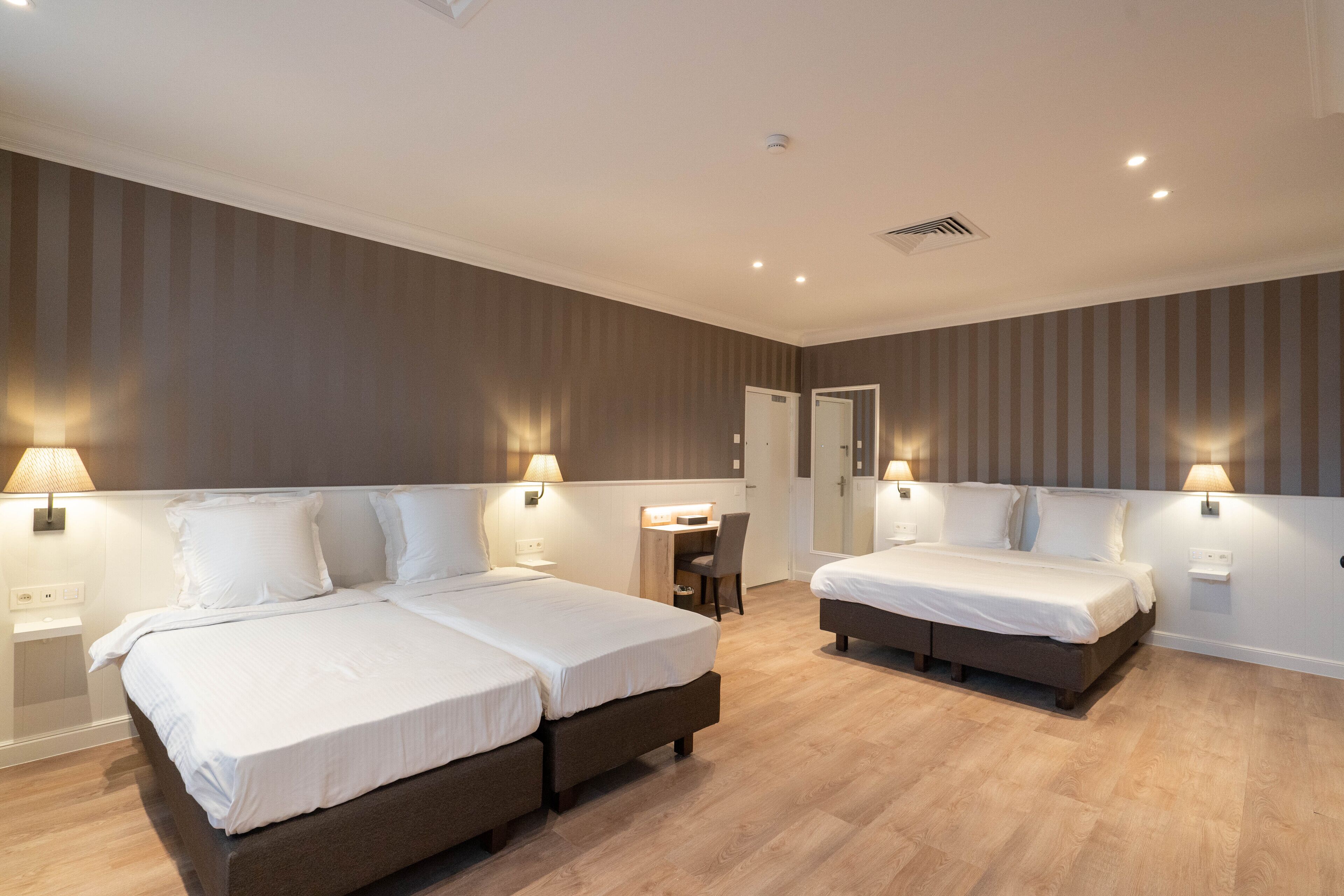 quadruple room | desk, laptop workspace, iron/ironing board, free wifi