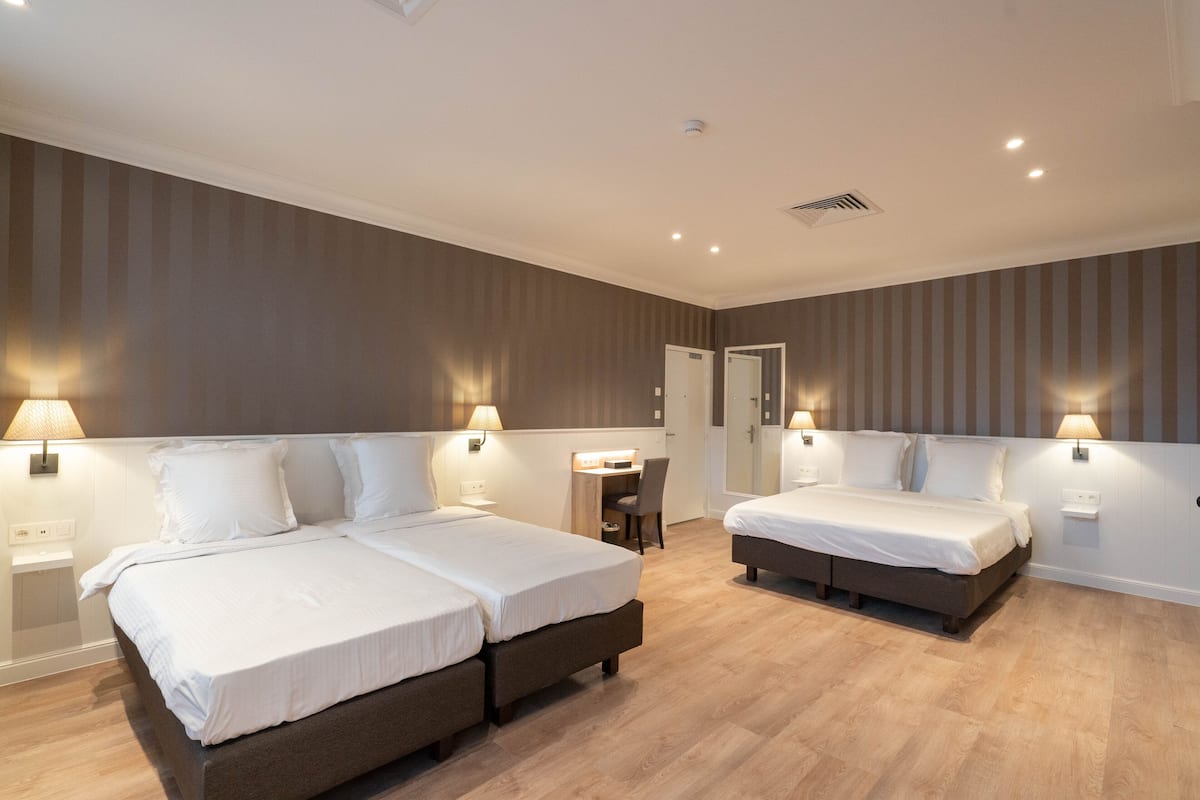 quadruple room | desk, laptop workspace, iron/ironing board, free wifi