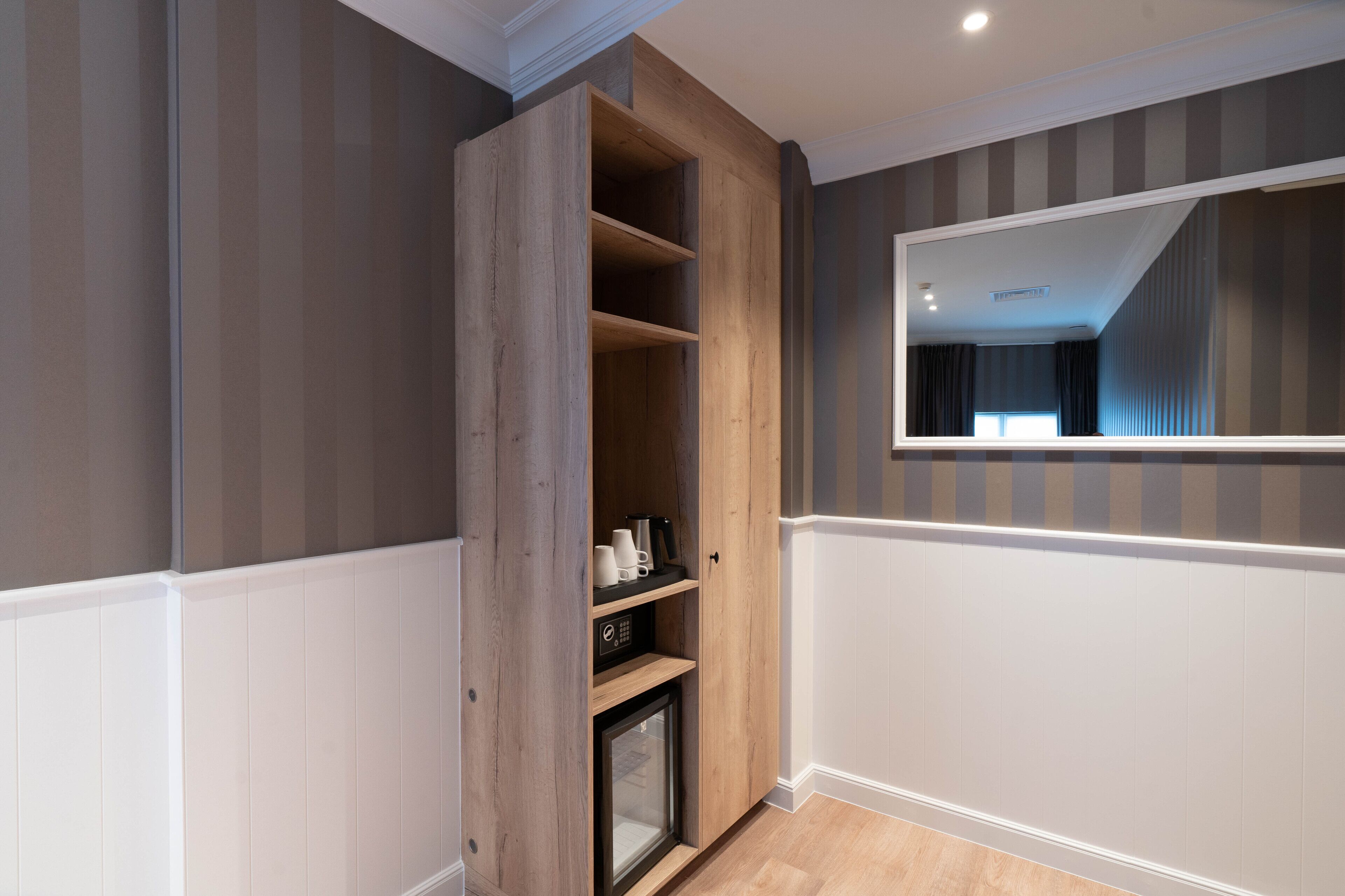 desk, laptop workspace, iron/ironing board, free wifi