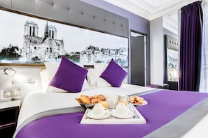 Superior-huone, 1 suuri parisänky, tupakointi kielletty (Twin bed on request) | Ylelliset vuodevaatteet, tallelokero huoneessa, työpöytä, äänieristys