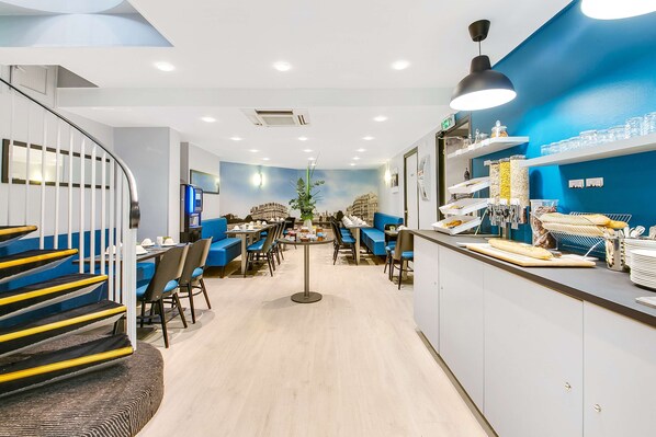 Daily buffet breakfast (EUR 16 per person)
