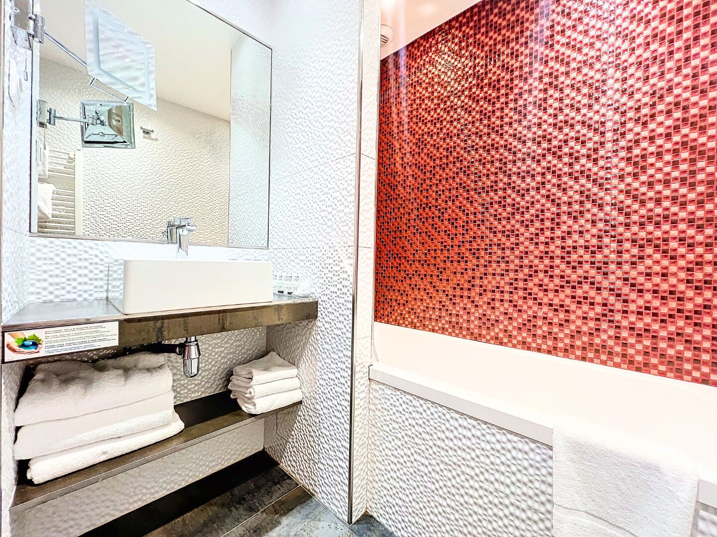 family room, 1 king bed, non smoking (twin bed on request) | bathroom | combined shower/bathtub, designer toiletries, hair dryer, slippers