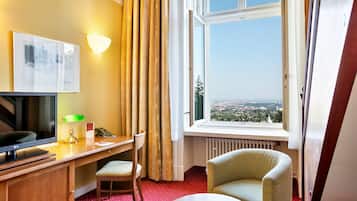 1 bedroom, minibar, in-room safe, desk