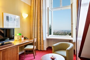 1 bedroom, minibar, in-room safe, desk