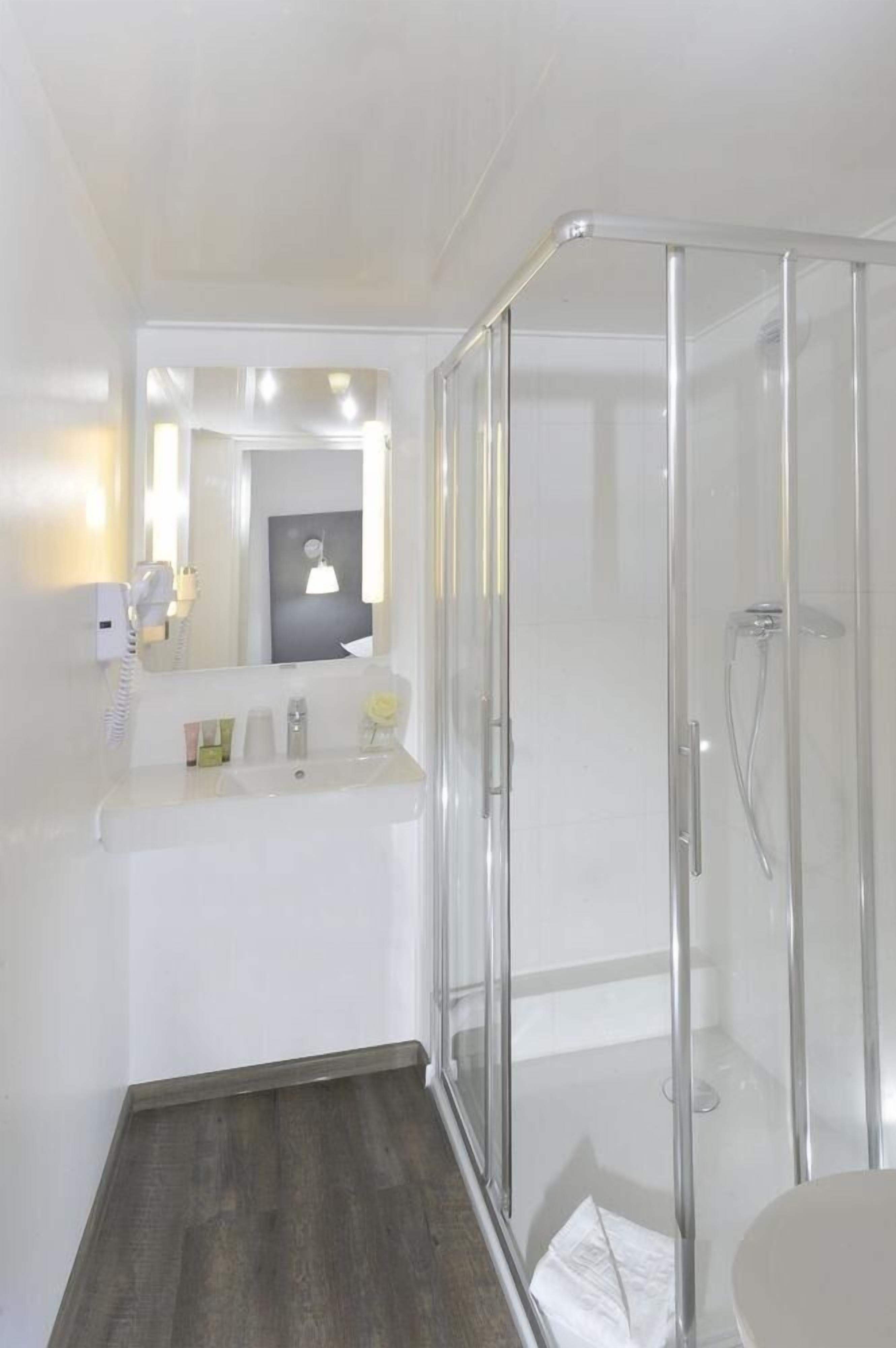 Bathroom | Free toiletries, hair dryer, towels, soap
