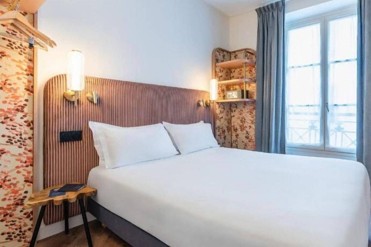 In-room safe, laptop workspace, iron/ironing board (on request)