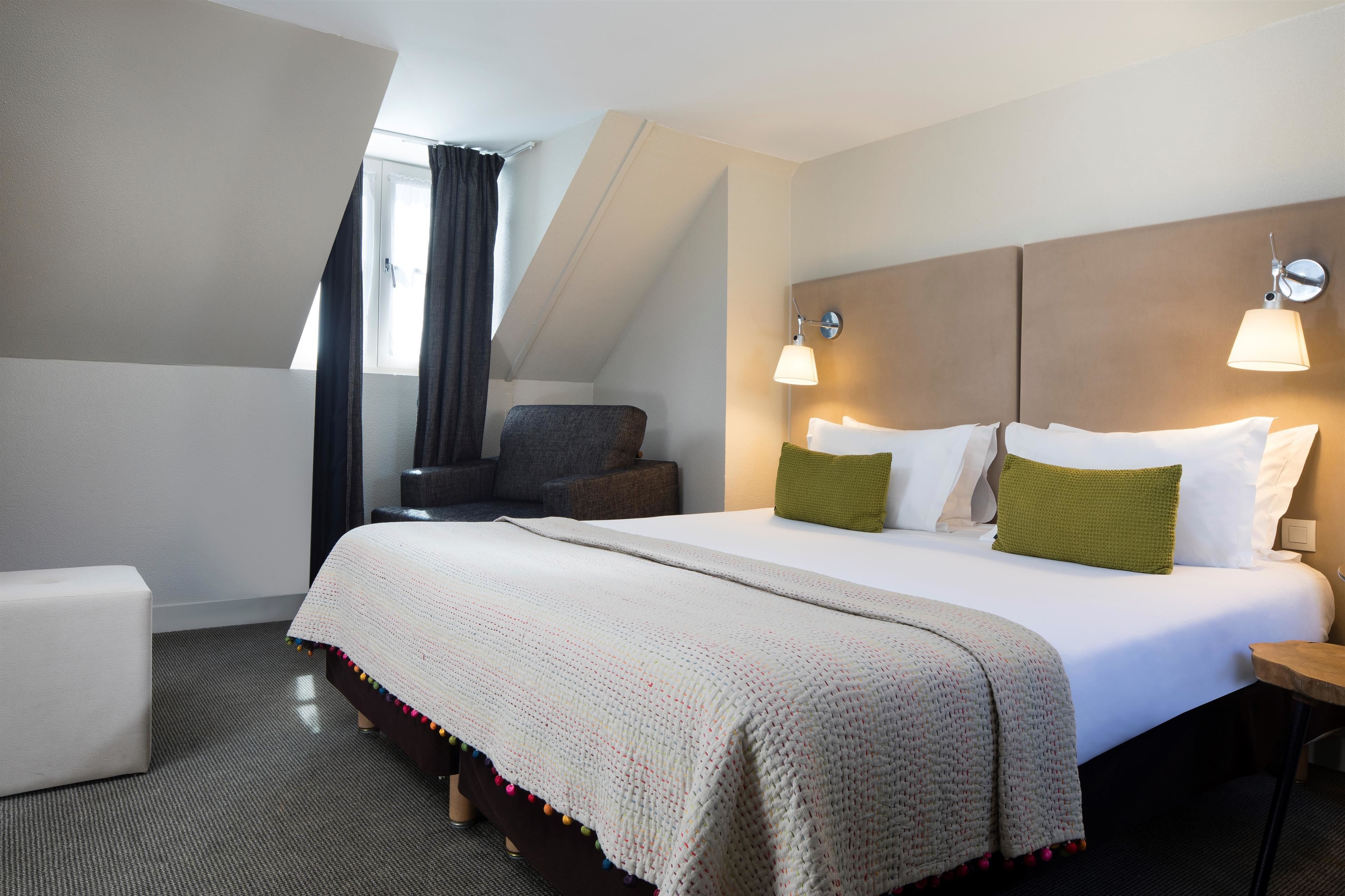 cosy room | premium bedding, in-room safe, individually furnished