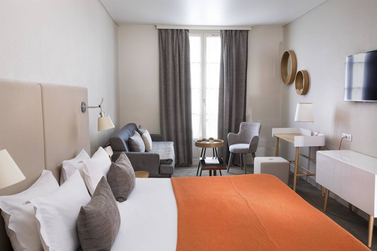 Premium bedding, in-room safe, individually furnished, laptop workspace
