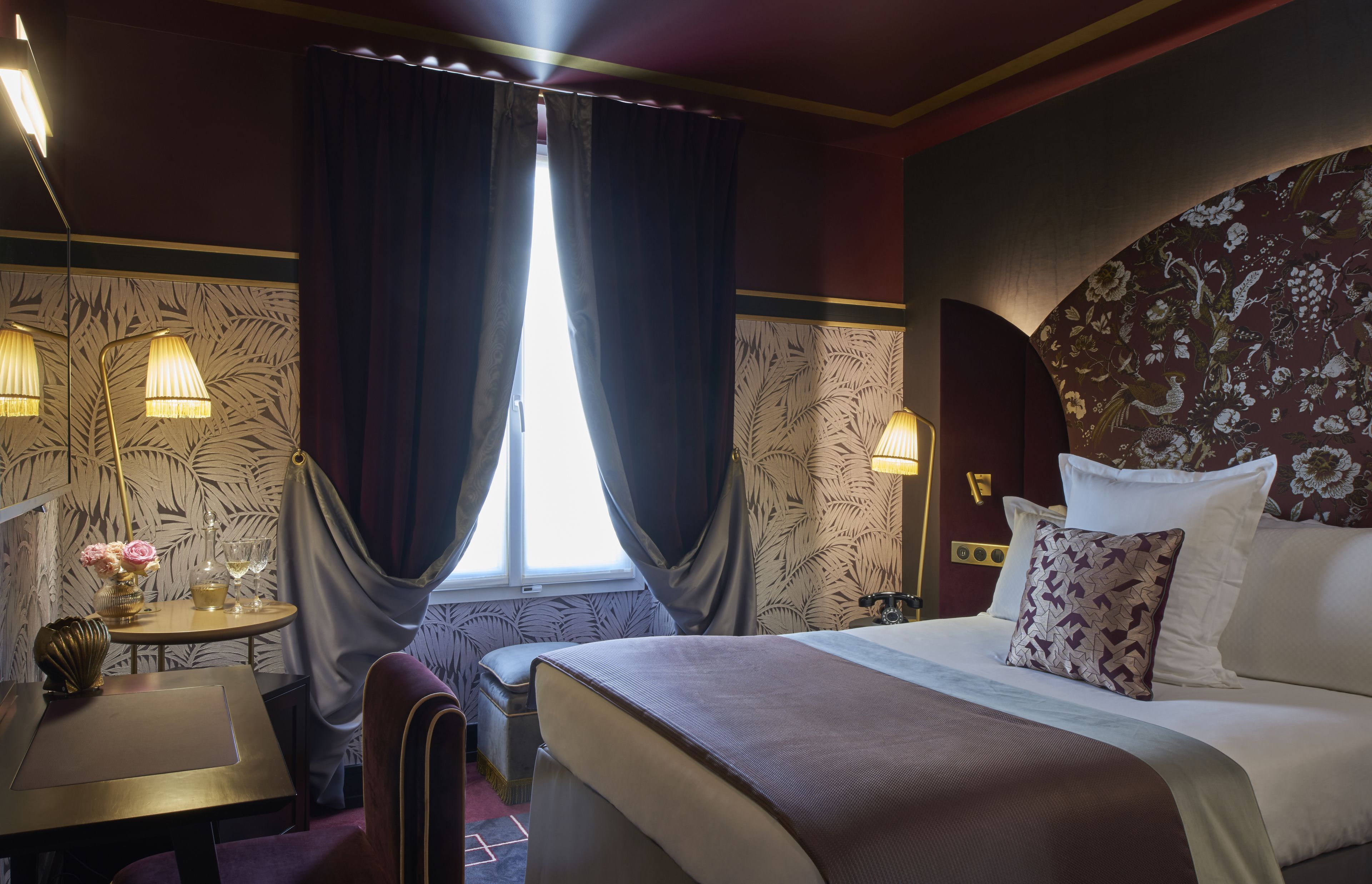 classic double room | 1 bedroom, minibar, in-room safe, desk