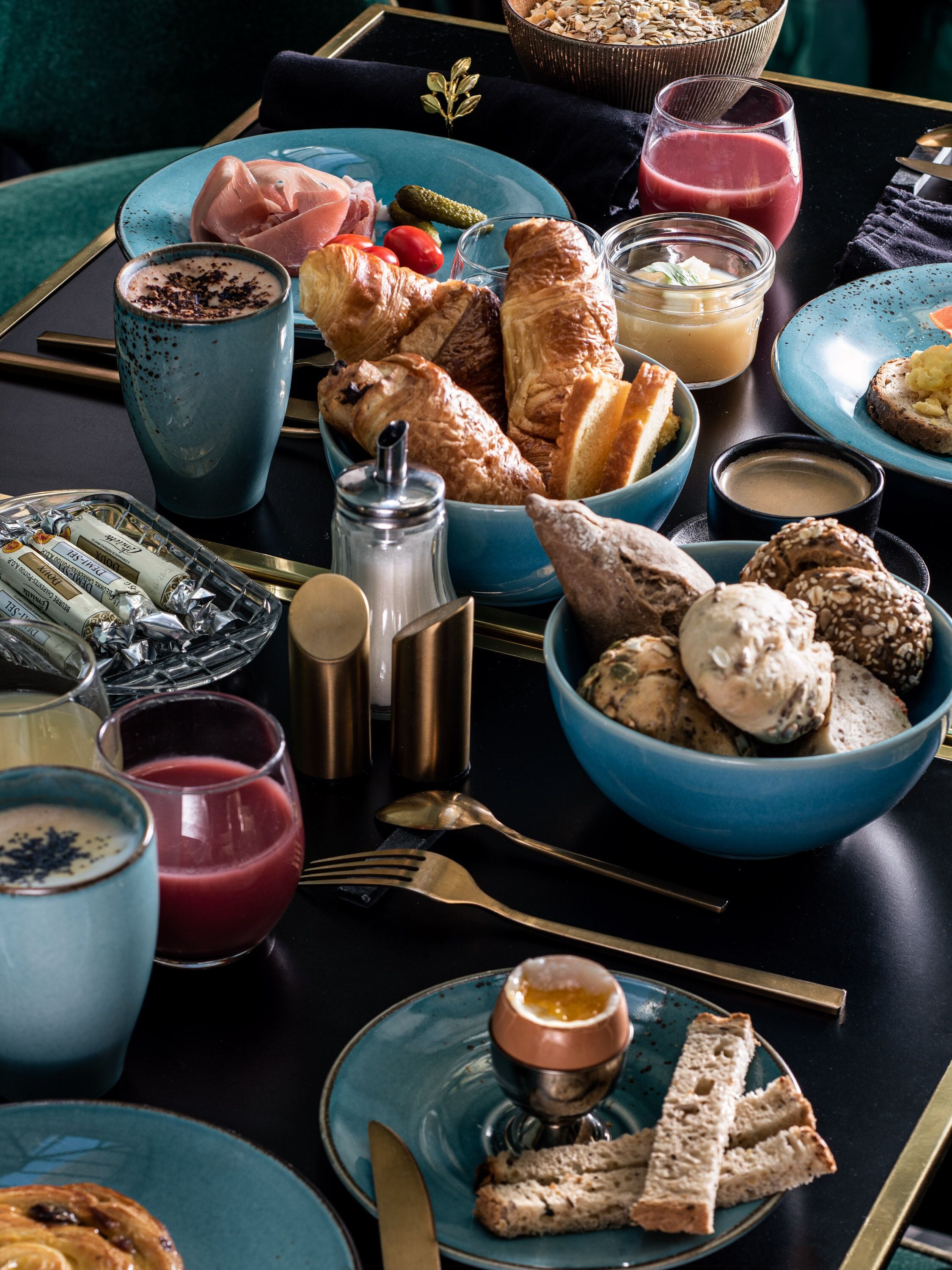 daily buffet breakfast (eur 17 per person)