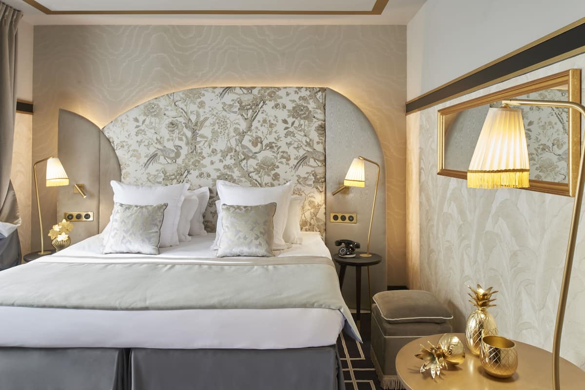 Minibar, in-room safe, desk, blackout curtains