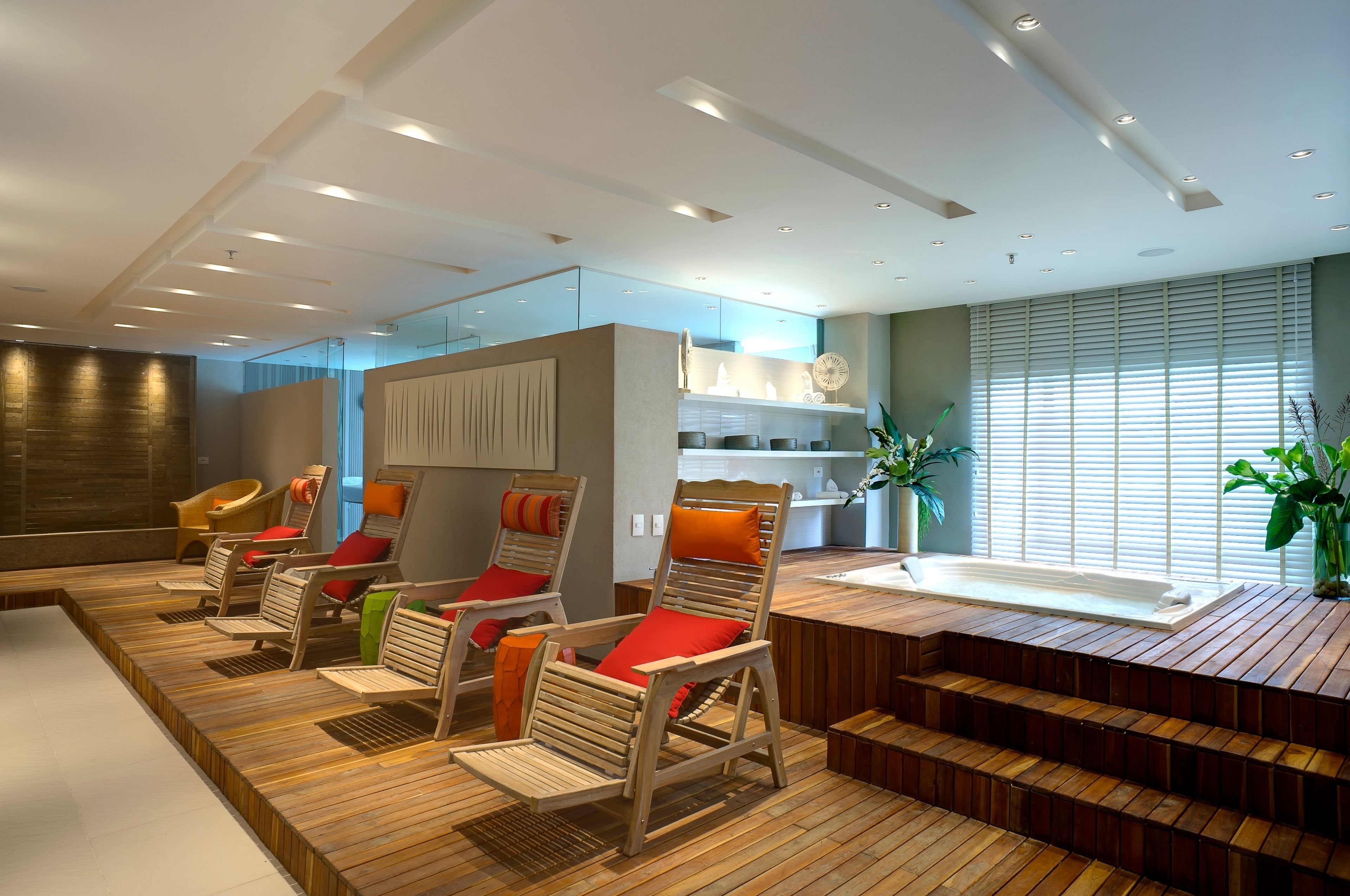雙人療程室、三溫暖烤箱、浴缸、蒸氣室、土耳其浴、美體療程
