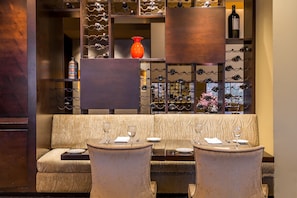 2 restaurants, breakfast, lunch served; local and international cuisine 