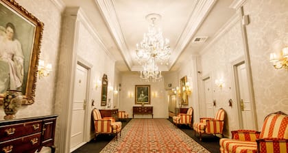 Bristol Hotel, Boutique Collection
