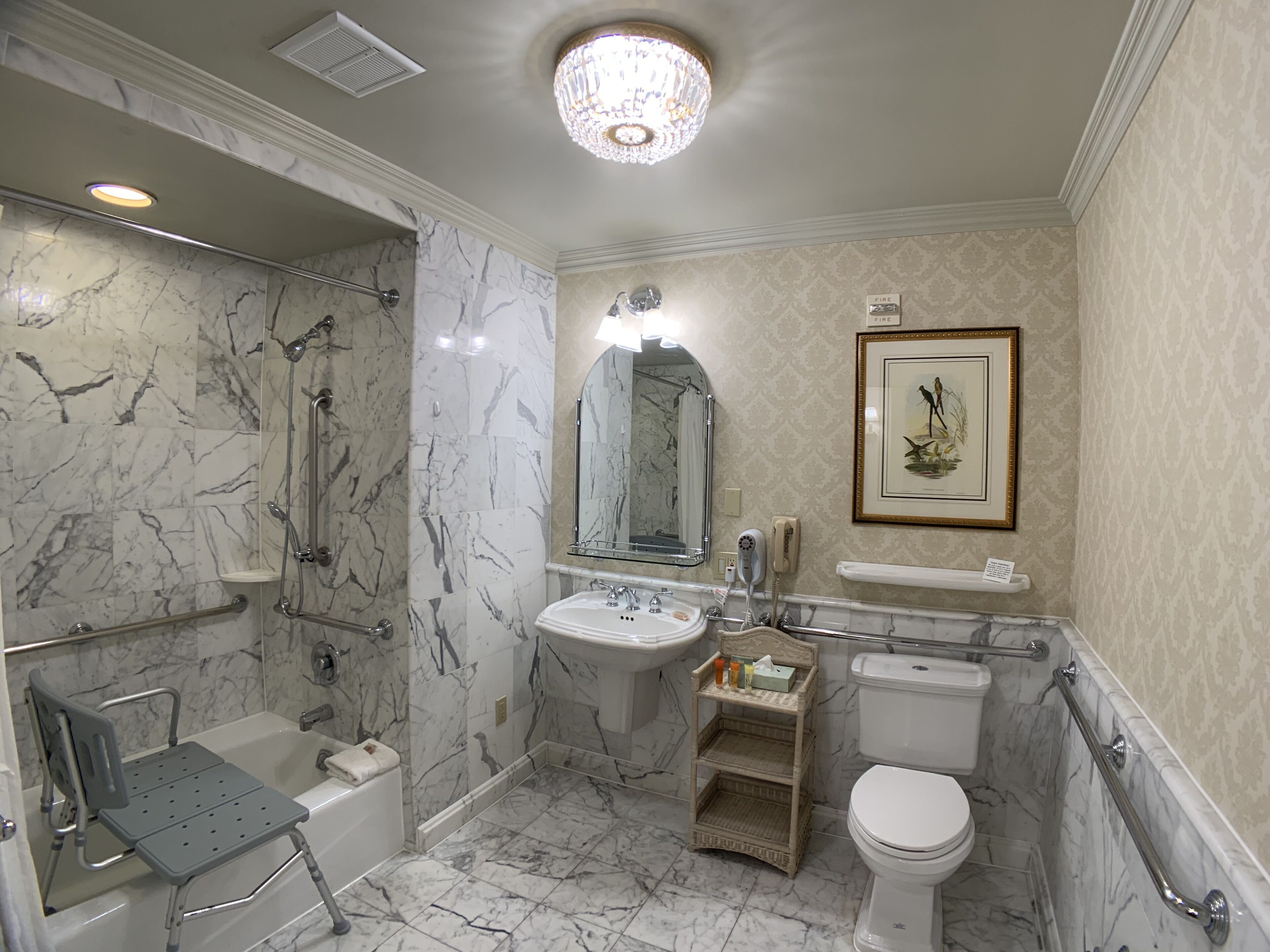 combined shower/bathtub, rainfall showerhead, free toiletries