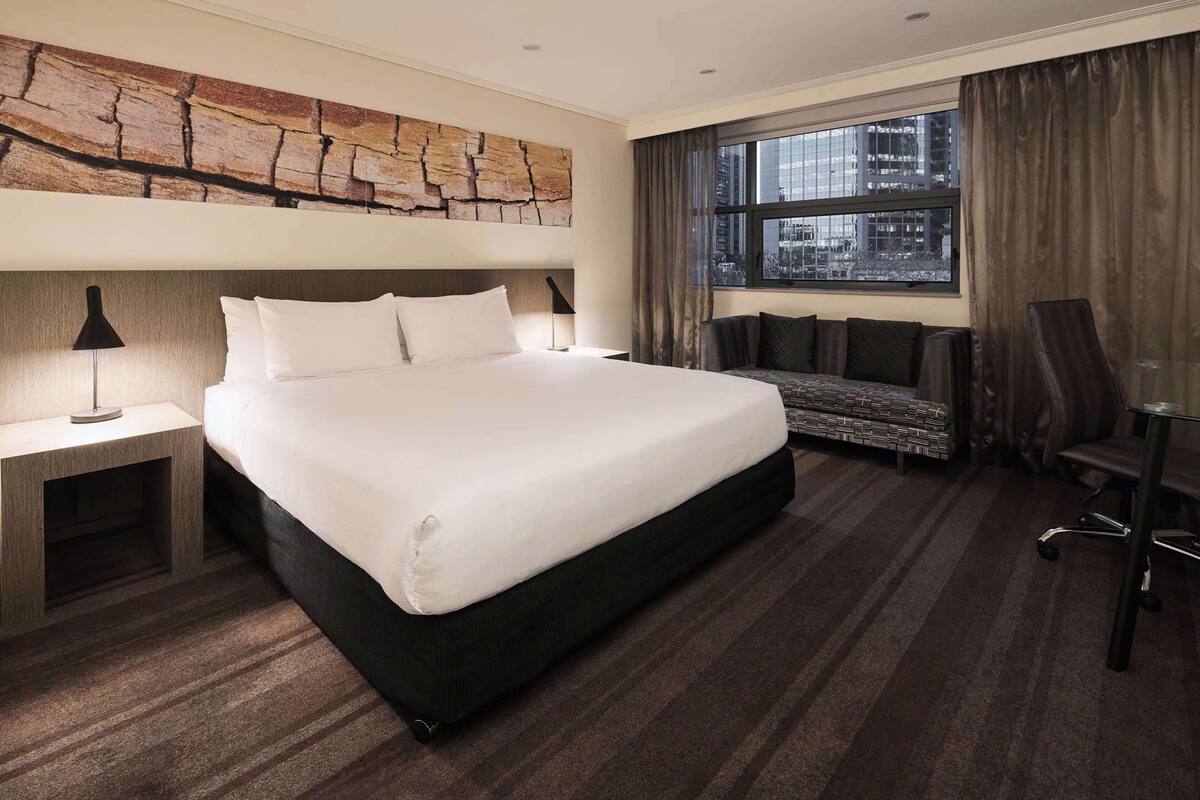 Phòng Executive, 1 giường cỡ king | Bộ đồ giường cao cấp, nệm Select Comfort, minibar 