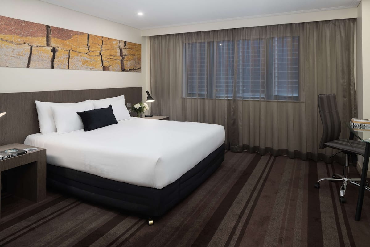 Bộ đồ giường cao cấp, nệm Select Comfort, minibar 