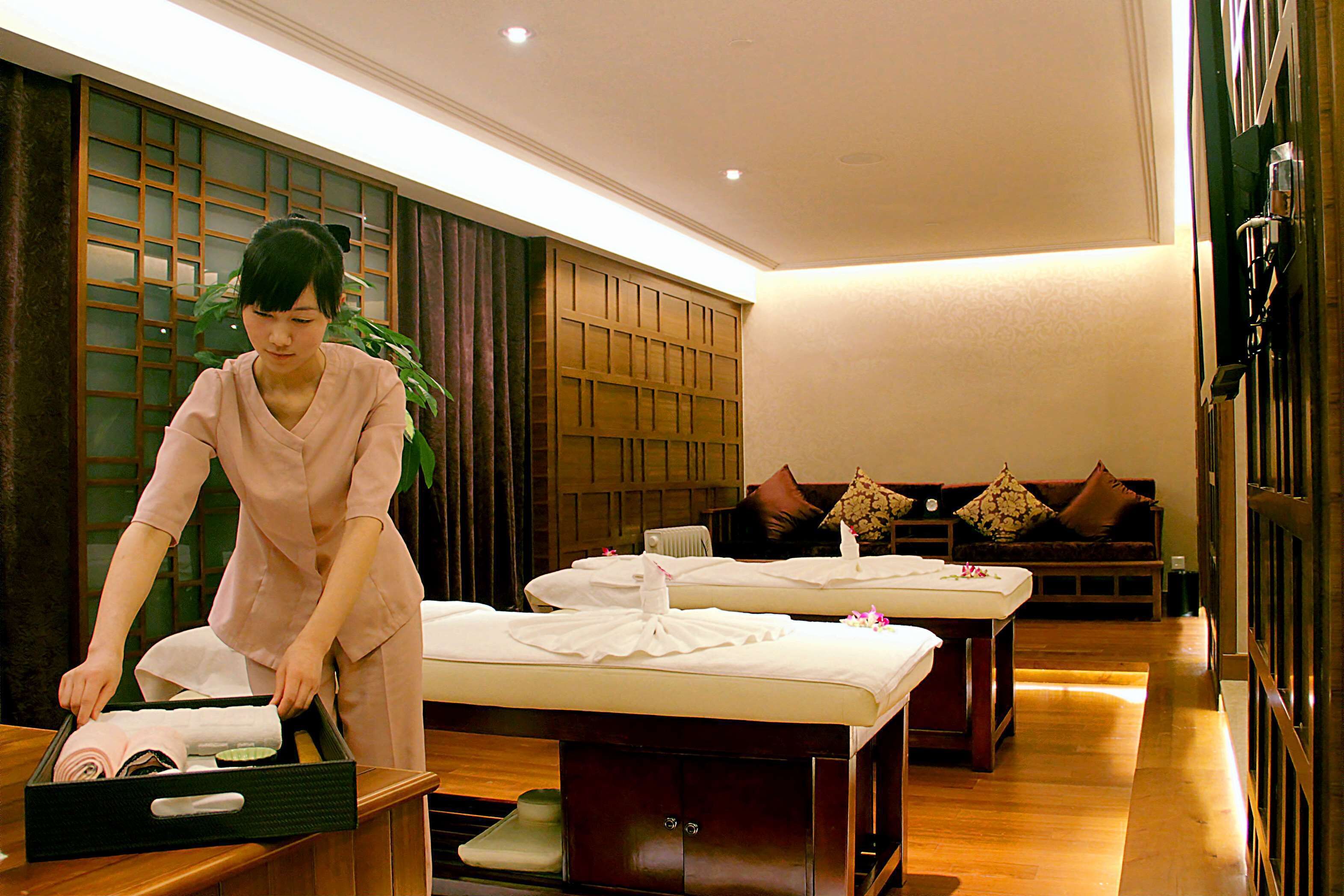 Sauna, body treatments, aromatherapy, body wraps, body scrubs, facials