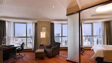 Deluxe Room, 1 King Bed | Premium bedding, down comforters, pillowtop beds, minibar