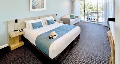 Coogee Sands Hotel & Apartments