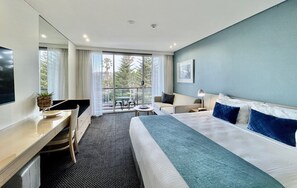 Estudio Deluxe, vistas al mar | 1 dormitorio, minibar, caja fuerte y escritorio