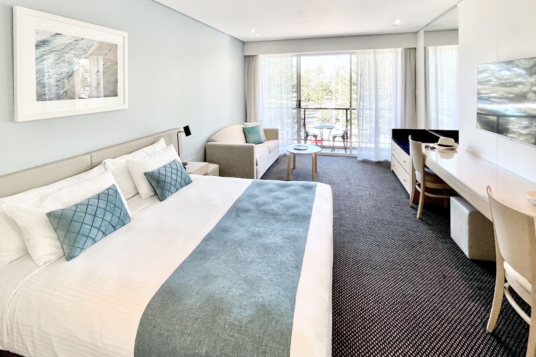 Minibar, safe på rommet, skrivebord og skrivebord for bærbar PC