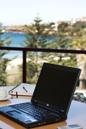 Terrace/patio - Coogee Sands Hotel and Apartments (Coogee)