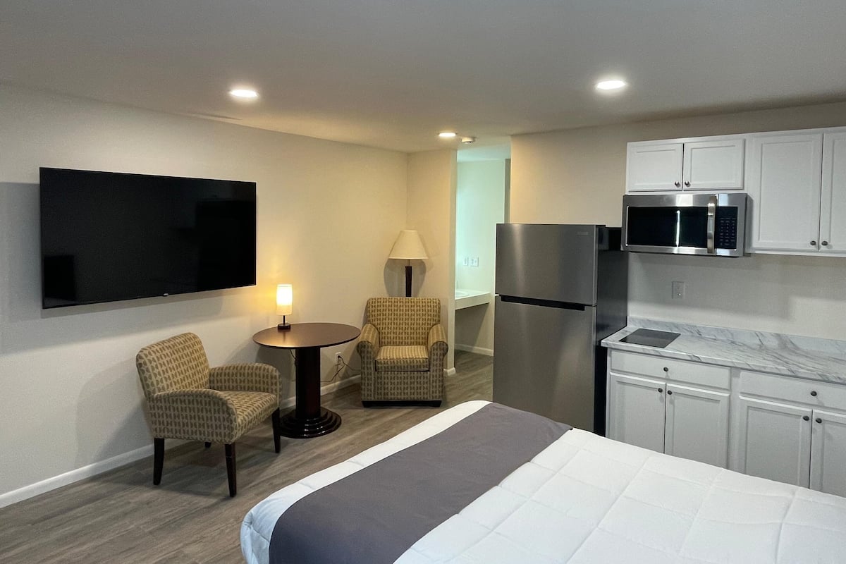 Standard Single Room | Egyptian cotton sheets, premium bedding, desk, free WiFi